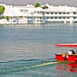 boat-ride-in-lake-pichola