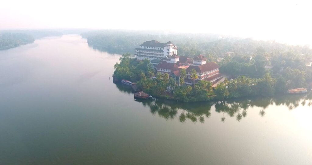 ashtamudi lake kollam kerala