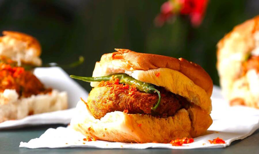 vada pav street food