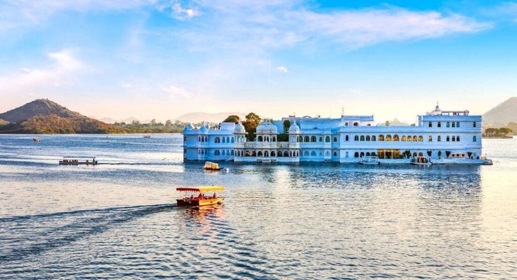 lake pichola udaipur