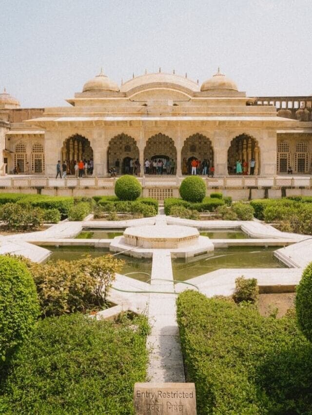 Explore Jaipur: Top Attractions & Iconic Landmarks