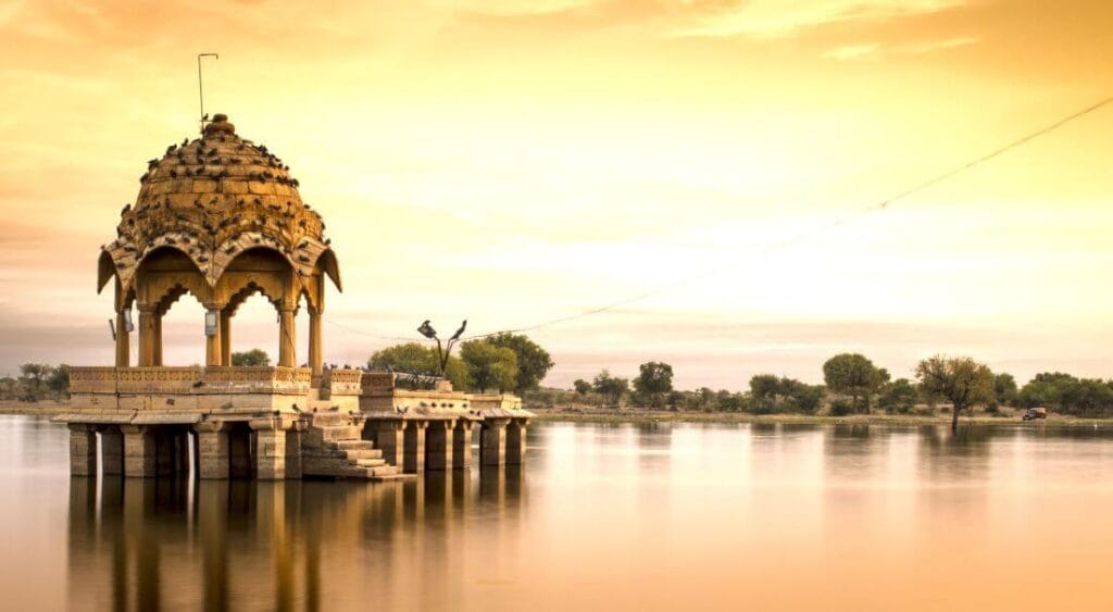 gadisar lake jaisalmer