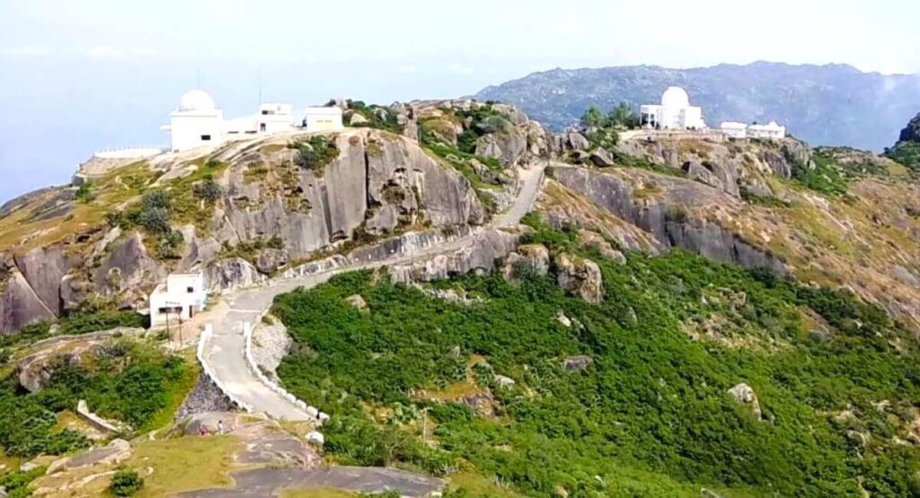 guru shikhar mount abu rajasthan