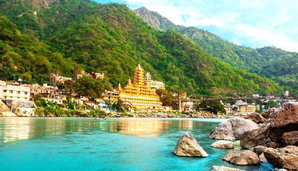 lakshman jhula bridge rishikesh uttrakhand