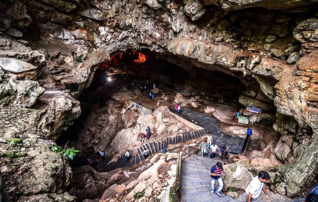 Borra-Caves-Arakku-Valley