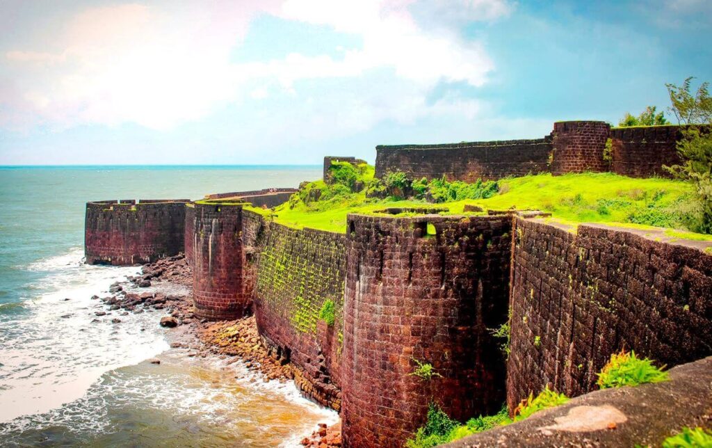 vijaydurg fort sindhudurg