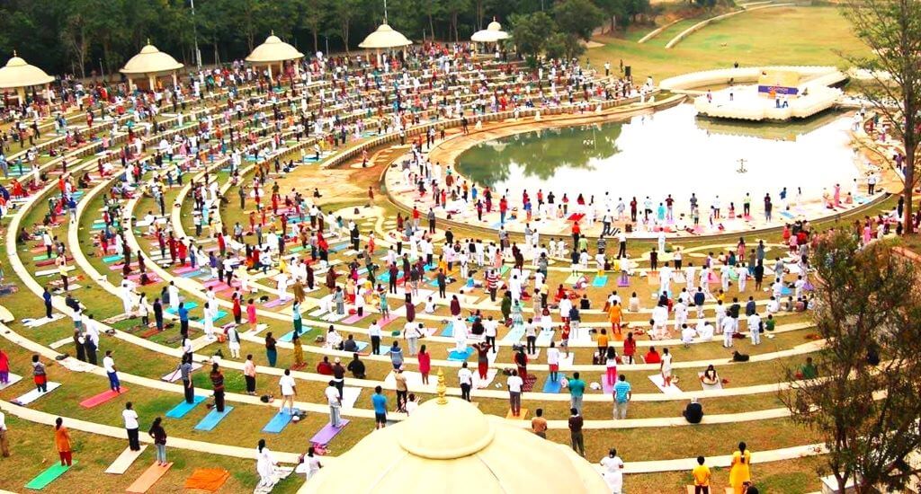 meditation retreat centers in india