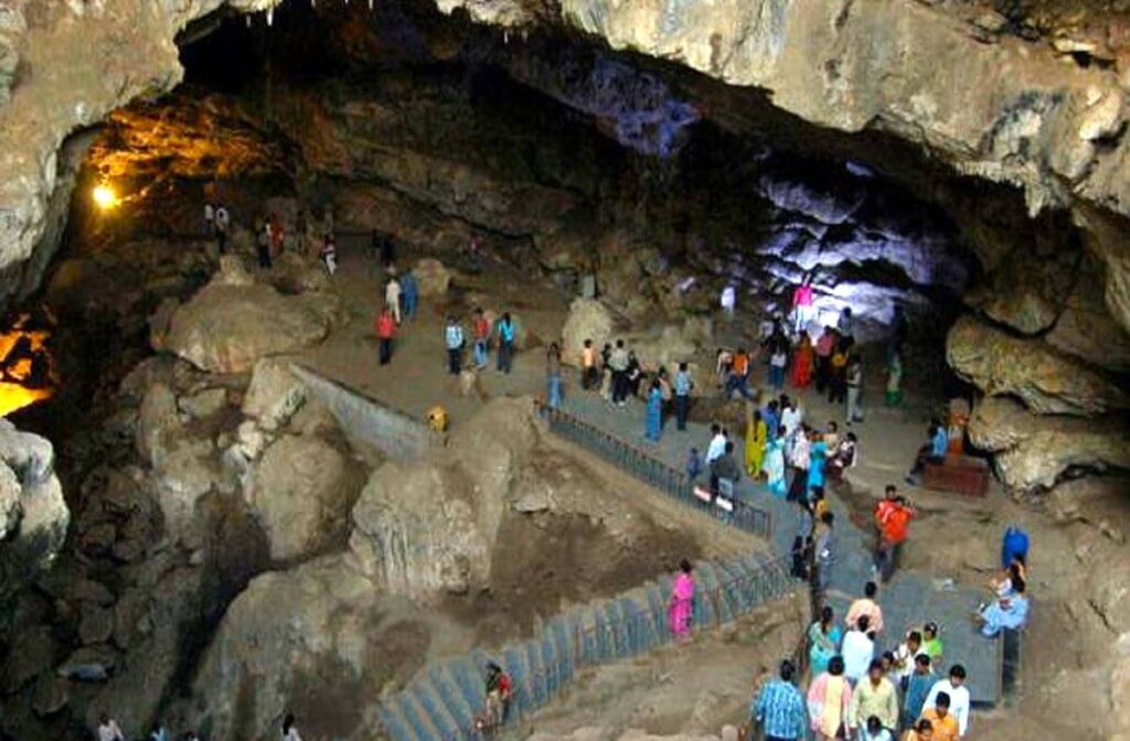 patal bhuvaneshwar cave pithoragarh