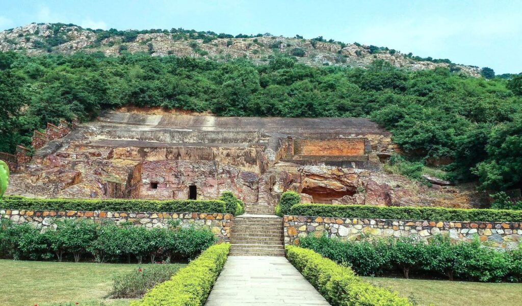 tourist places in rajgir-son bhandar caves