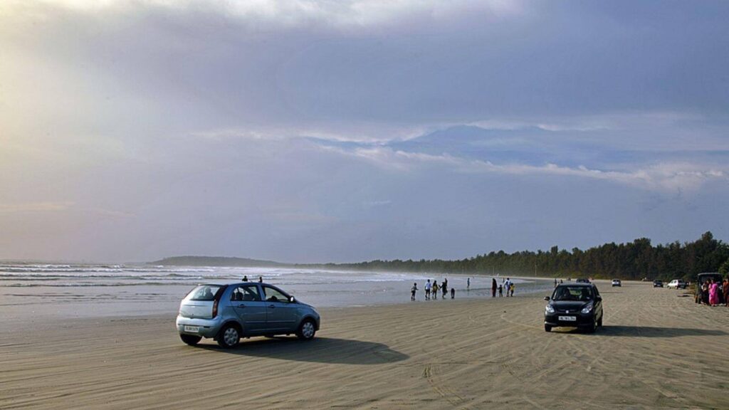 Muzhappilangad Drive-in Beach, Kerala
