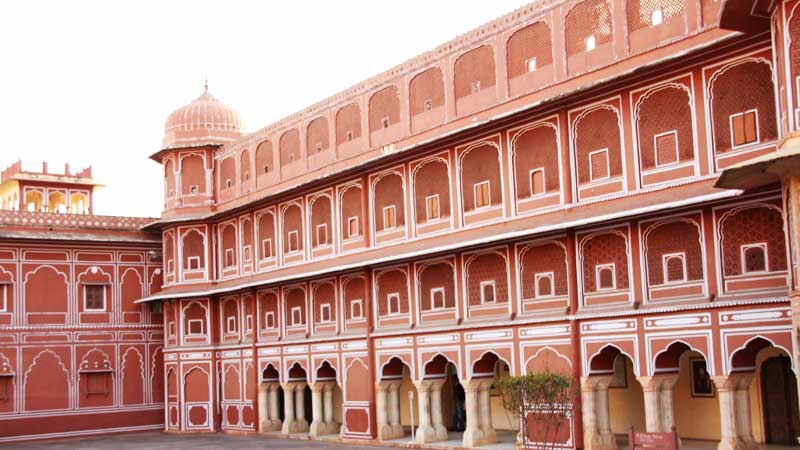 golden triangle city palace jaipur