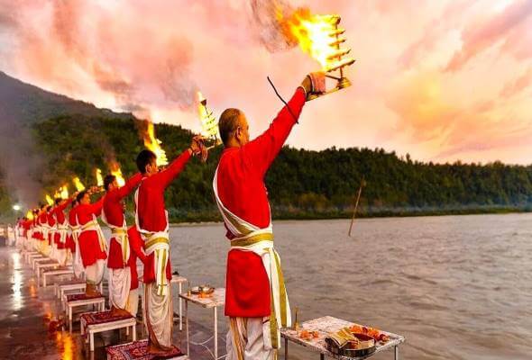 assets/images/web-images/packages/ganga-aarti.jpg