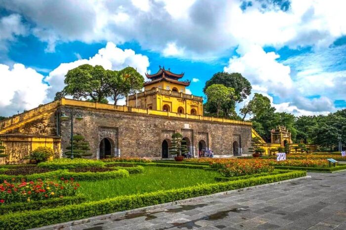 7 Days Picturesque Central Vietnam Tour With Jain Food / Caravan